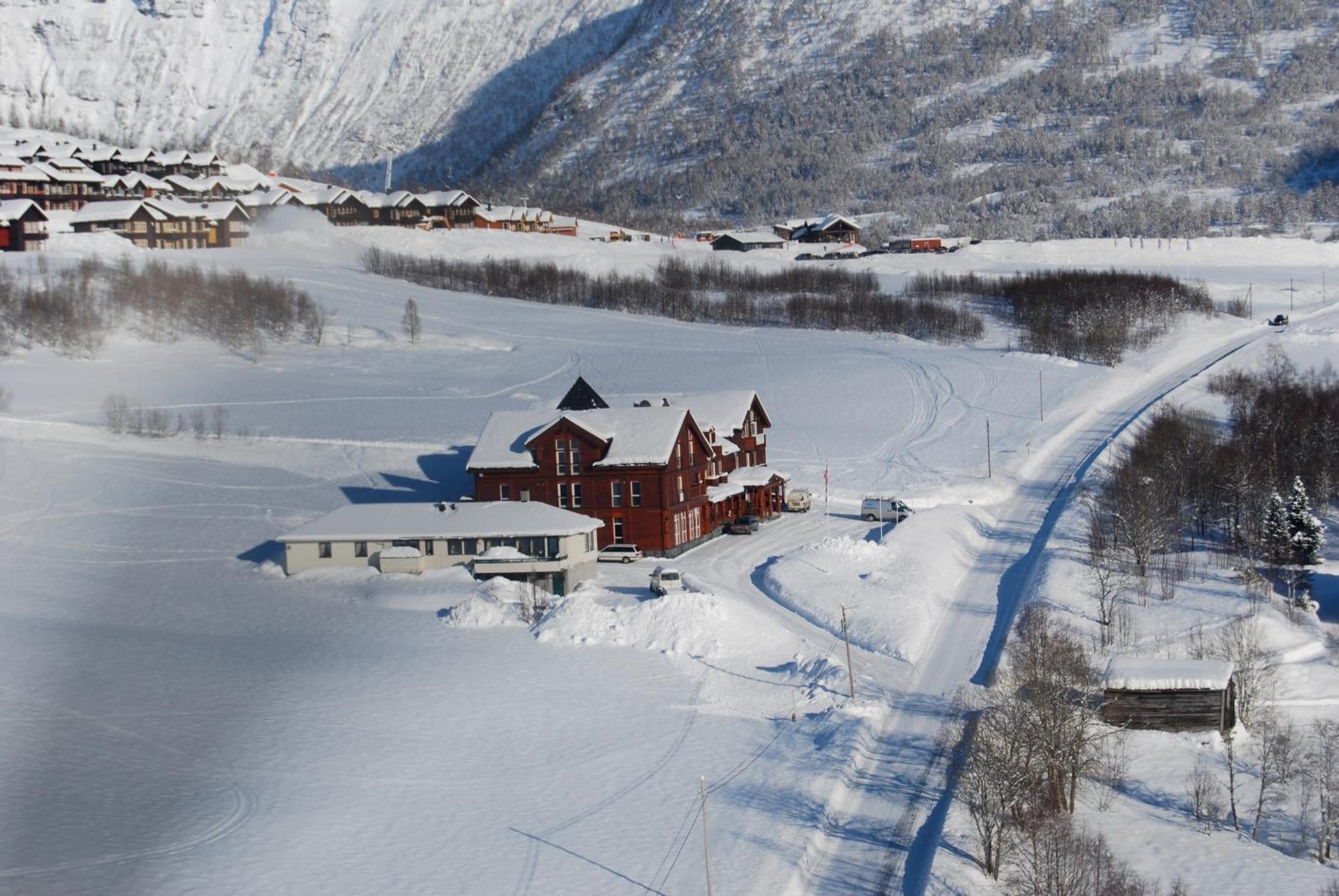 Vossestrand Hotel And Apartments Myrkdalen Exteriör bild
